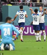 英格兰羽毛球队爆冷丹麦羽毛球队，斯里坎特制霸全场