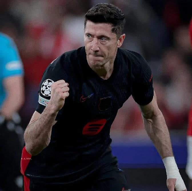 曼联血洗阿根廷，莱万绝境逆转的简单介绍