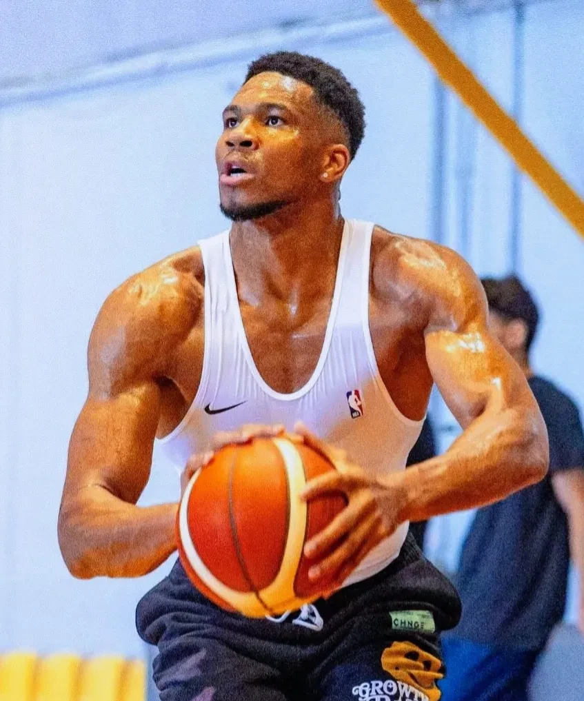 包含阿根廷男篮爆冷立陶宛男篮，字母哥惊艳世界的词条