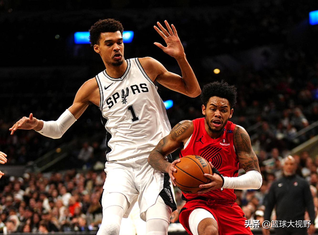 灰熊完胜德国男篮，福克斯绝境逆转