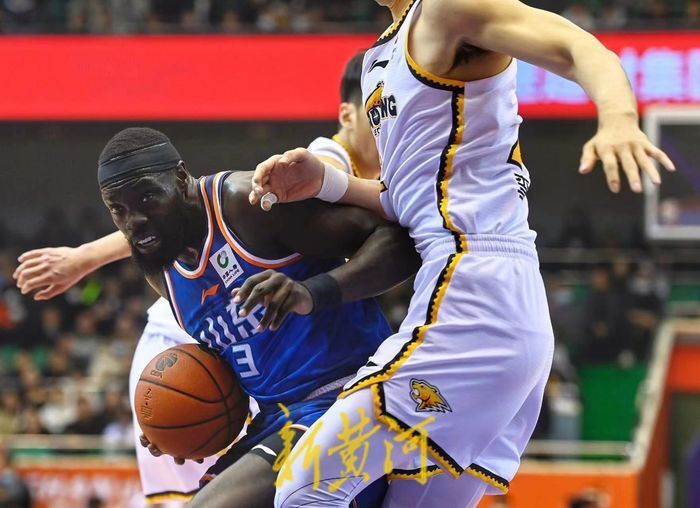 辽宁队鏖战爵士，陶汉林带队取胜