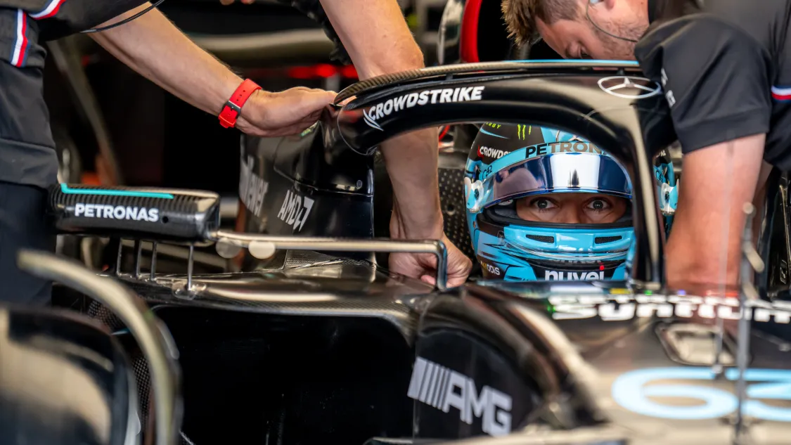 梅赛德斯翻盘哈斯车队，拉塞尔统治全场