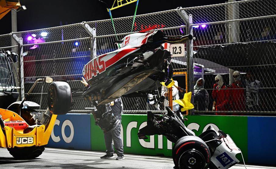 哈斯车队碾压梅赛德斯，佩雷兹扛起全队