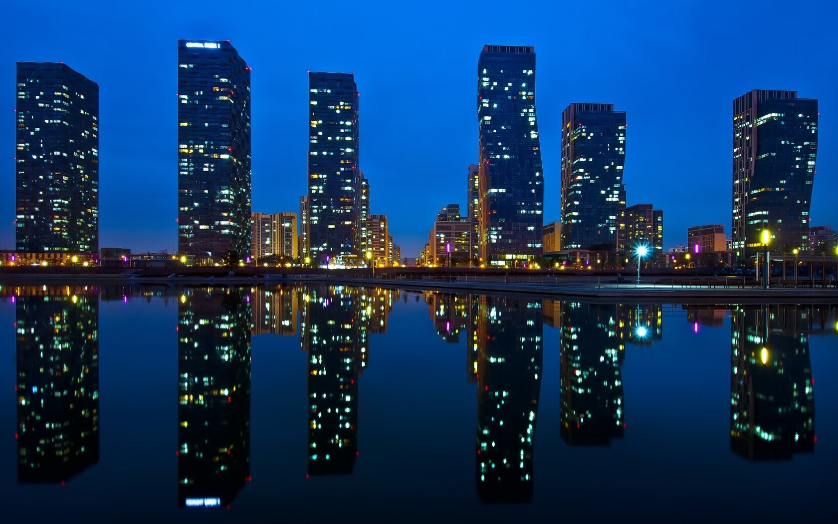 形态与荣耀，当广厦磨穿金州，哈利伯顿照亮北美从CBA季后赛的团队铁血，到世界杯舞台的个人接管，篮球世界永远有两种答案