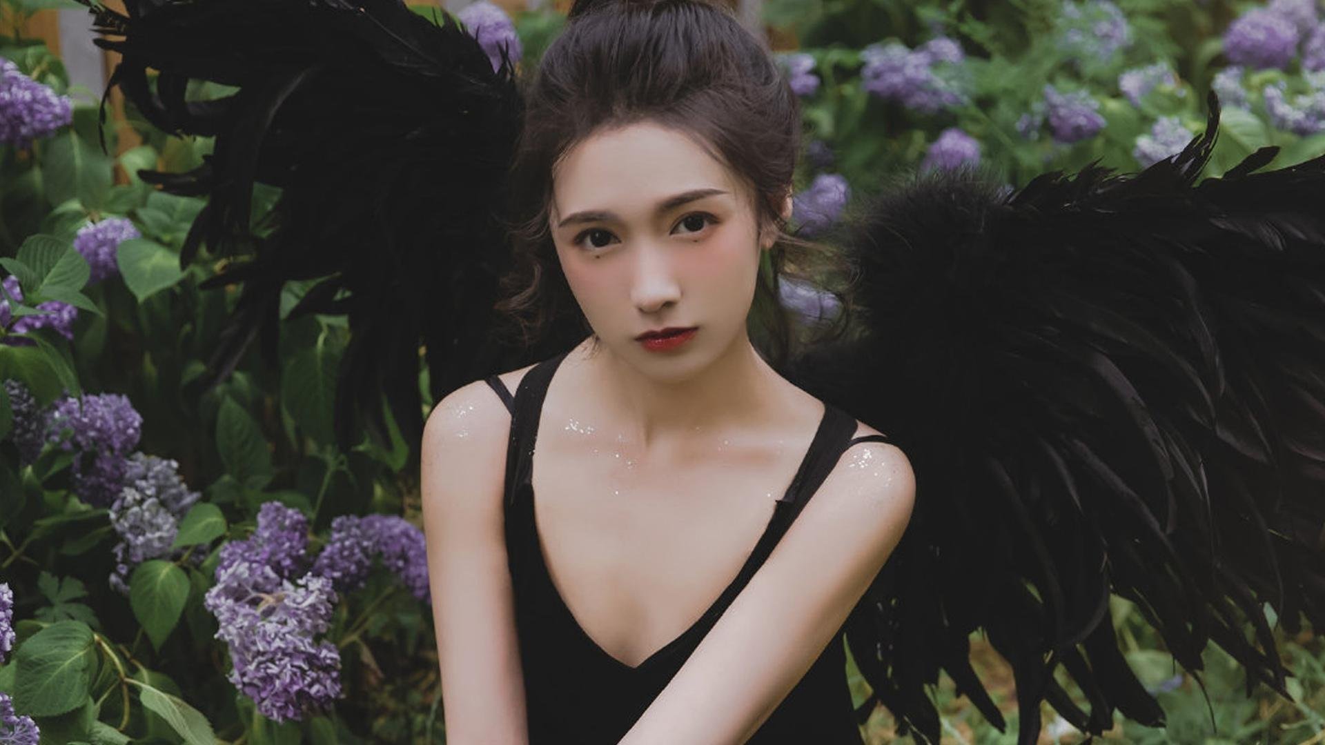 蓝衣铁骑踏破格子军团，2026世界杯出线战，意大利攻守美学完美绽放